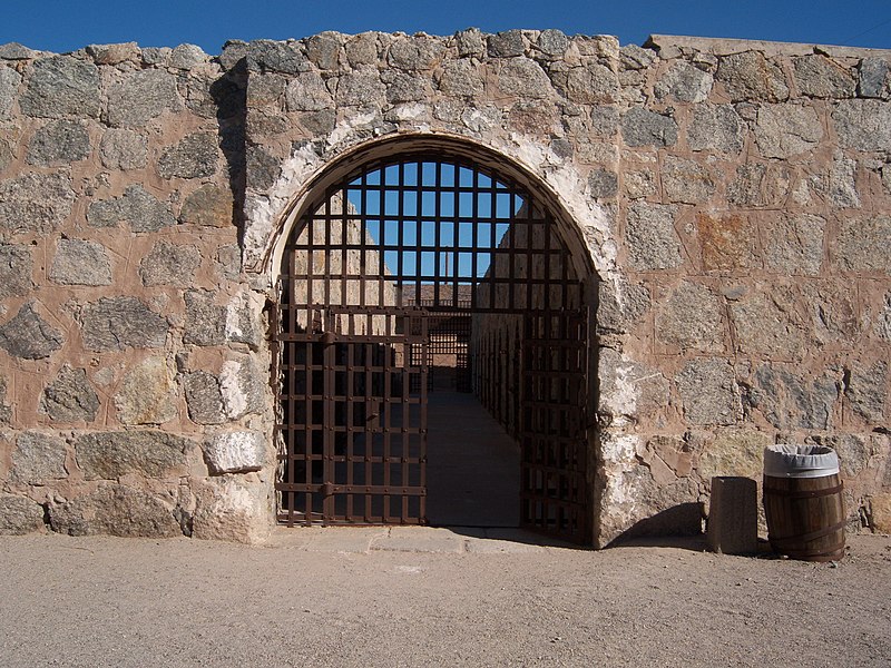 800px-main cell block%2c yuma territorial prison state park