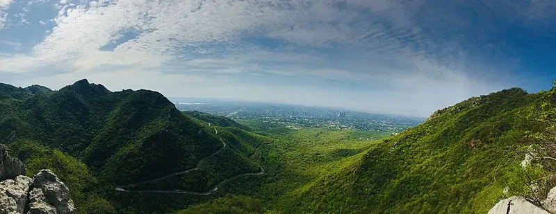 800px-margalla hills national park