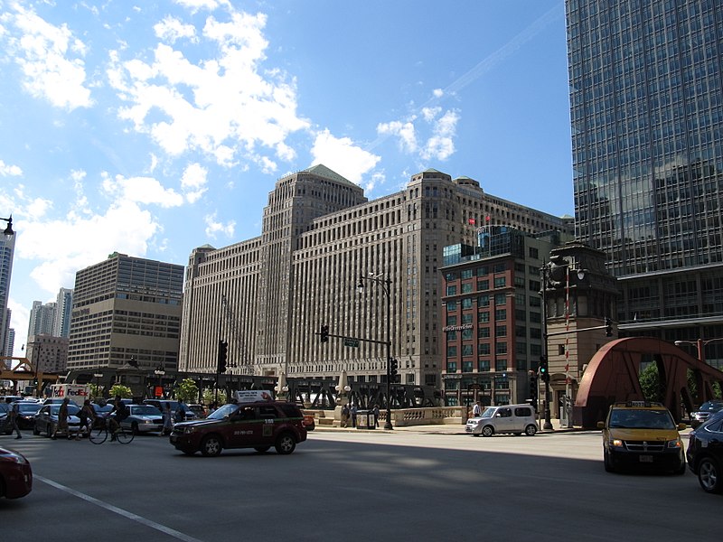 800px-merchandise mart%2c chicago%2c illinois %289181646666%29