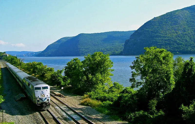 800px-metro-north hudson line