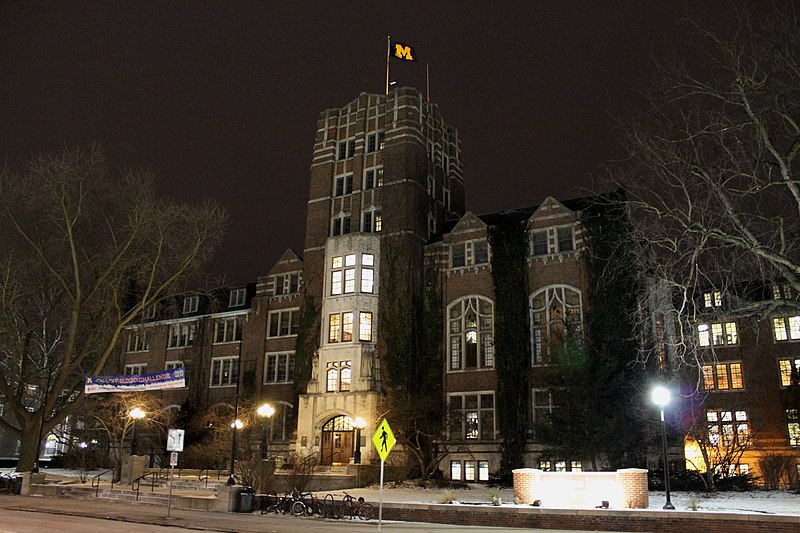 800px-michigan union at night%2c university of michigan campus%2c ann arbor%2c michigan