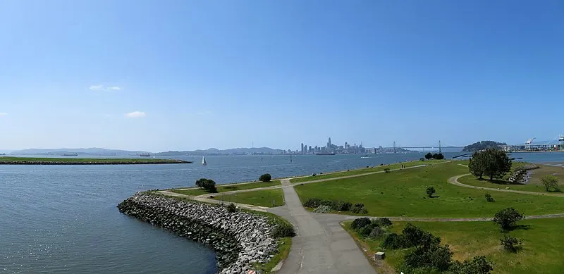 800px-middle harbor park and alameda mole%2c april 2018