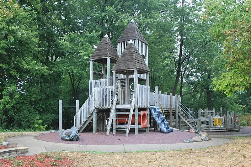 800px-mixer playground fuller park ann arbor michigan