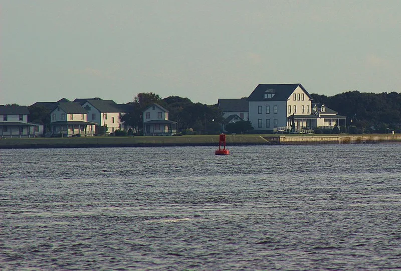 800px-nc baptist assembly at fort caswell