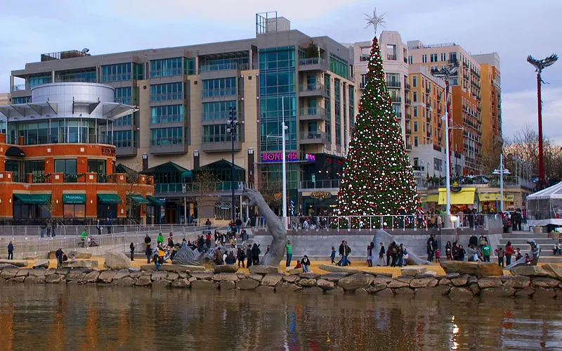 800px-national harbor md christmas 2011