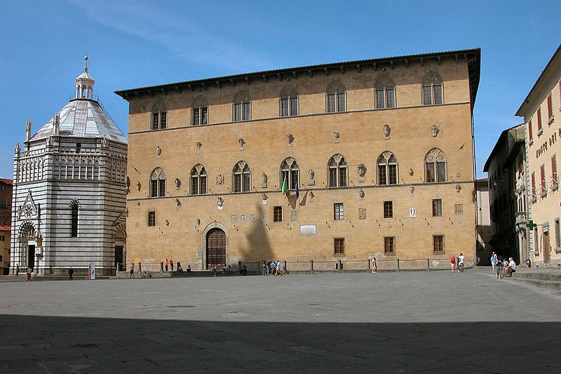 800px-palazzo pretorio pistoia tuscany
