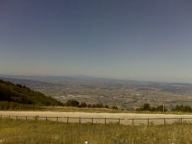 800px-panorama dal monte subasio - panoramio - umbria ws