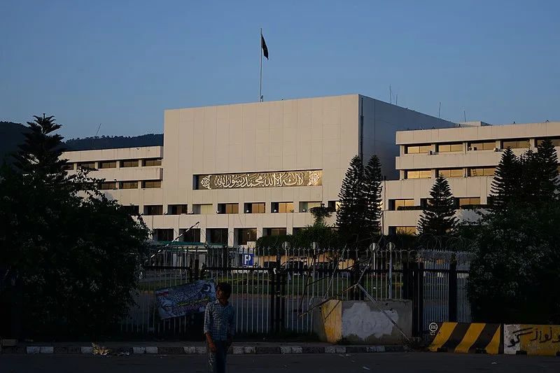 800px-parliment house building islamabad pakistan