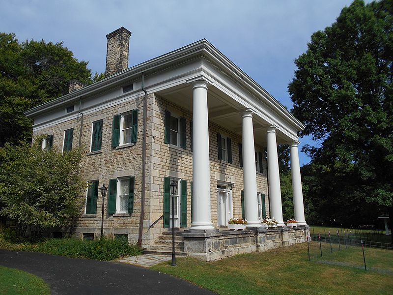 800px-perkins stone mansion - side
