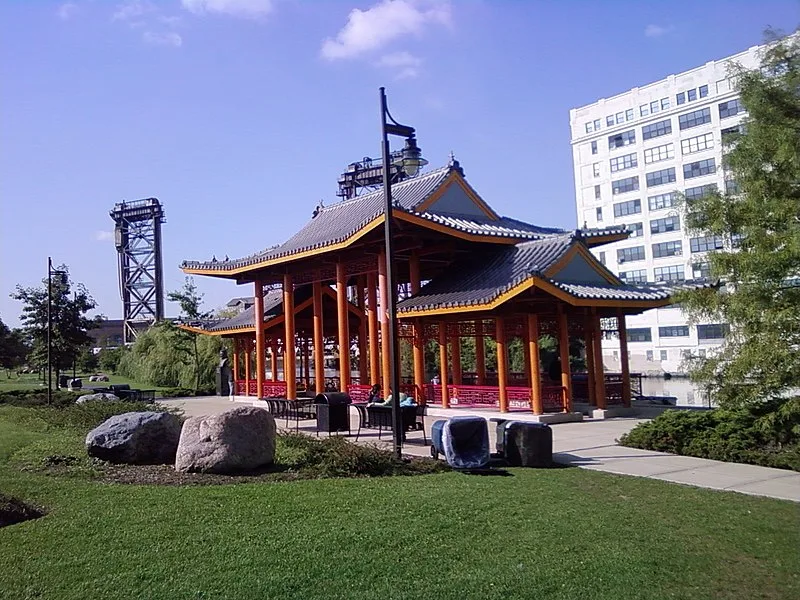 800px-ping tom memorial park riverfront pavillion