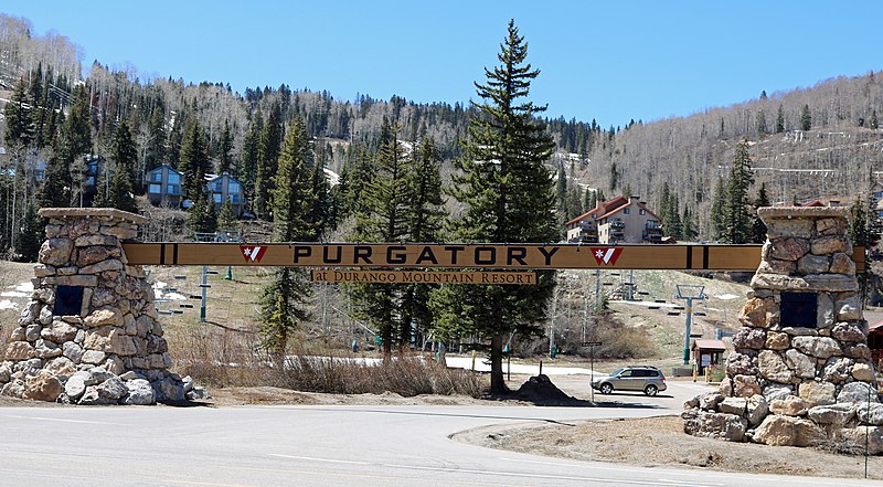800px-purgatory at durango mountain resort entrance gate and sign