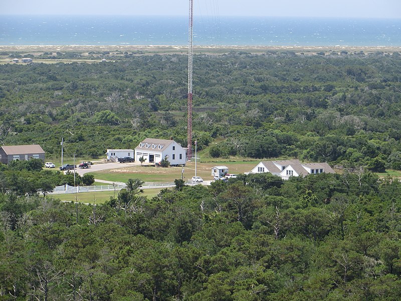 800px-radio tower from top of cape hatteras light station %28lighthouse%29%2c cape hatteras national seashore%2c buxton%2c north carolina %2814268248487%29