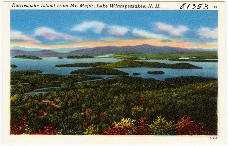 800px-rattlesnake island from mt. major%2c lake winnipesaukee%2c n.h %2881353%29