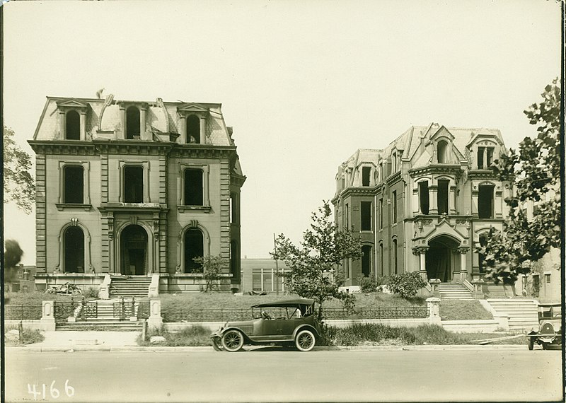 800px-residences of e. o. stanard and w. s. pope on the 3600 block of lindell boulevard 15 july 1921