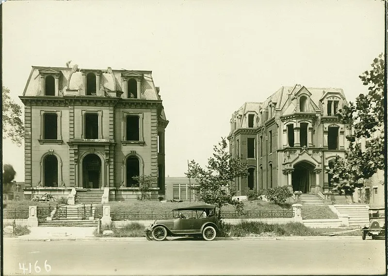 800px-residences of e. o. stanard and w. s. pope on the 3600 block of lindell boulevard 15 july 1921