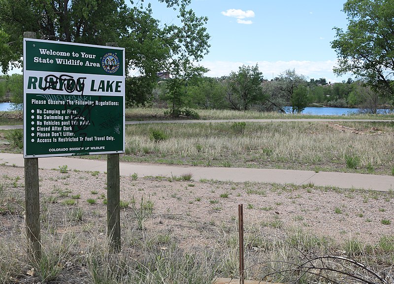 800px-runyon lake sign