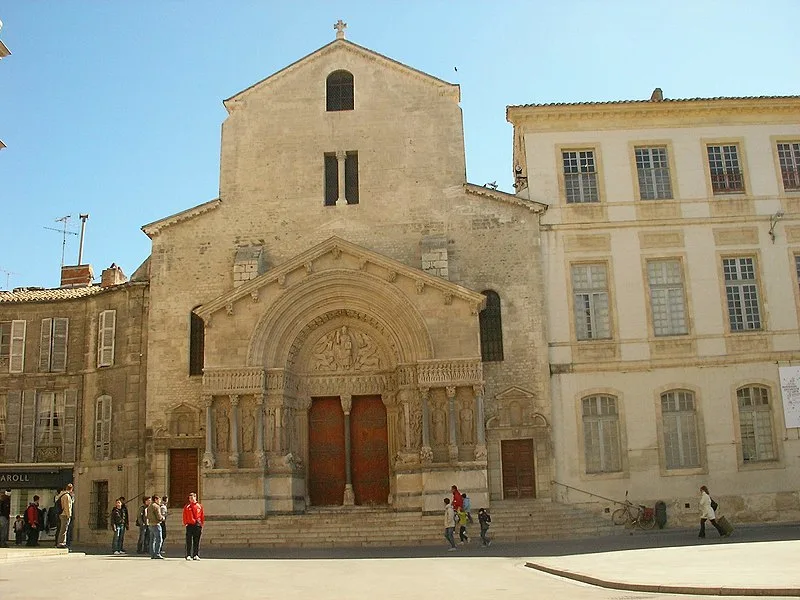 800px-saint-trophime %28arles%29