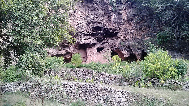800px-shah allah ditta caves islamabad