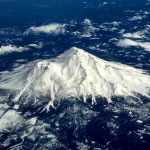 800px Shasta from the plane