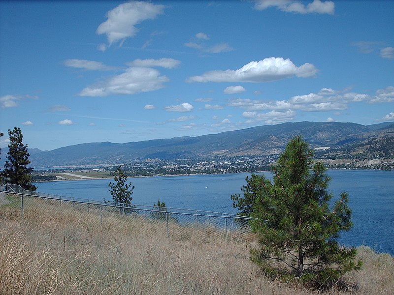 800px-skaha lake and penticton - panoramio