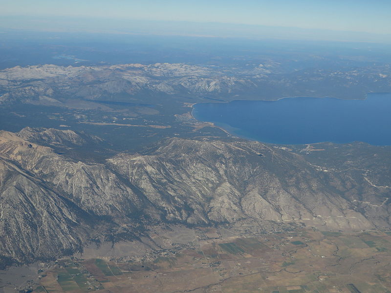 800px-south lake tahoe%2c nevada-california %2821546178636%29