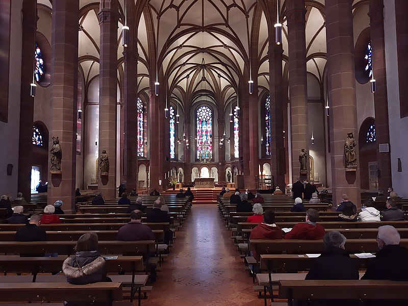 800px-st. bonifatius%2c wiesbaden%2c interior before organ concert
