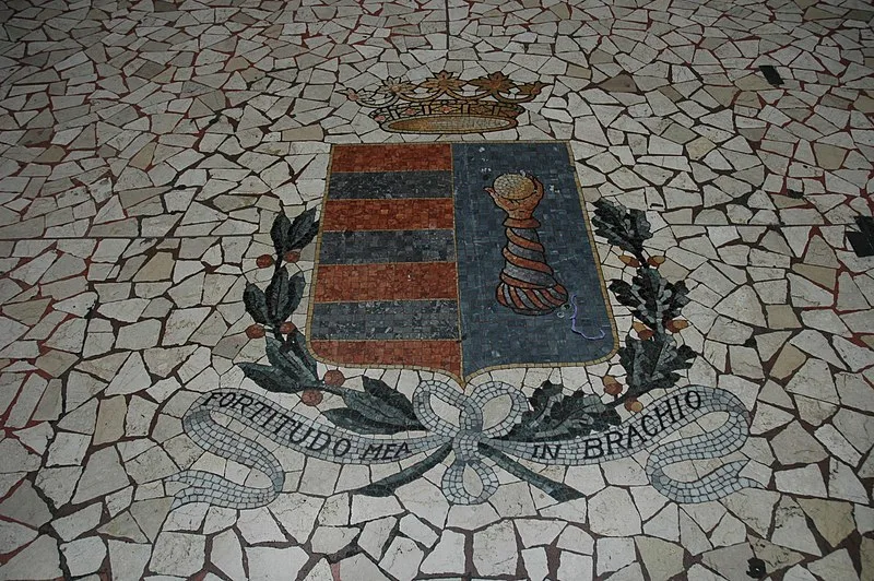 800px-stemma di cremona nel pavimento della galleria xxv aprile