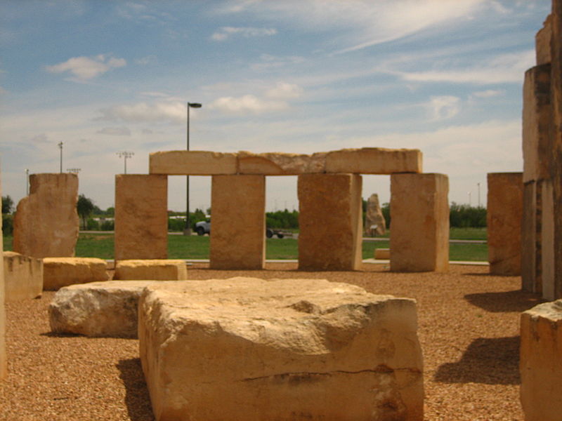 800px-stonehenge replica no. 2%2c odessa%2c tx picture 1854