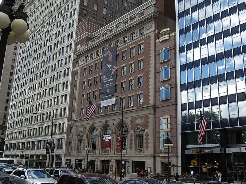 800px-symphony center%2c home of the chicago symphony orchestra%2c chicago%2c illinois %289179511269%29