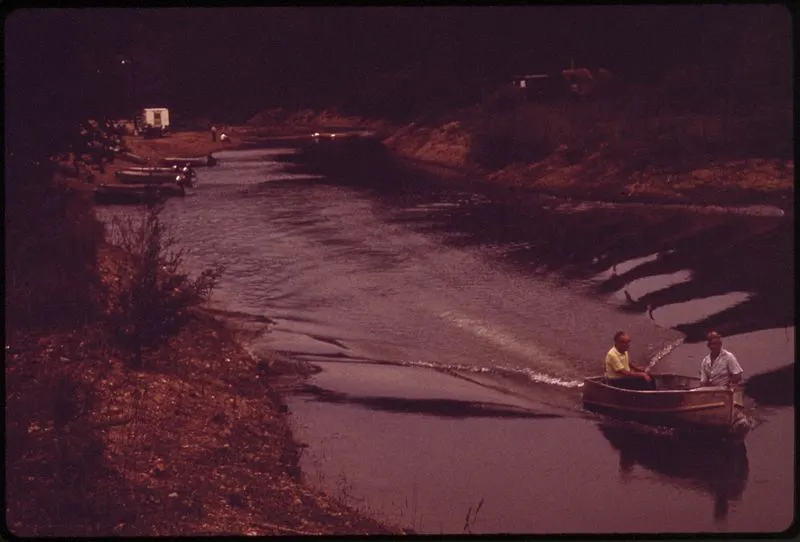 800px TWO FISHERMEN SET OUT FROM A BACKWATER ANCHORAGE AT GRAVOIS MILLS ON THE NORTHERN ARM OF THE LAKE OF THE OZARKS. THE... NARA 551281 800px-two fishermen set out from a backwater anchorage at gravois mills on the northern arm of the lake of the ozarks. the... - nara - 551281
