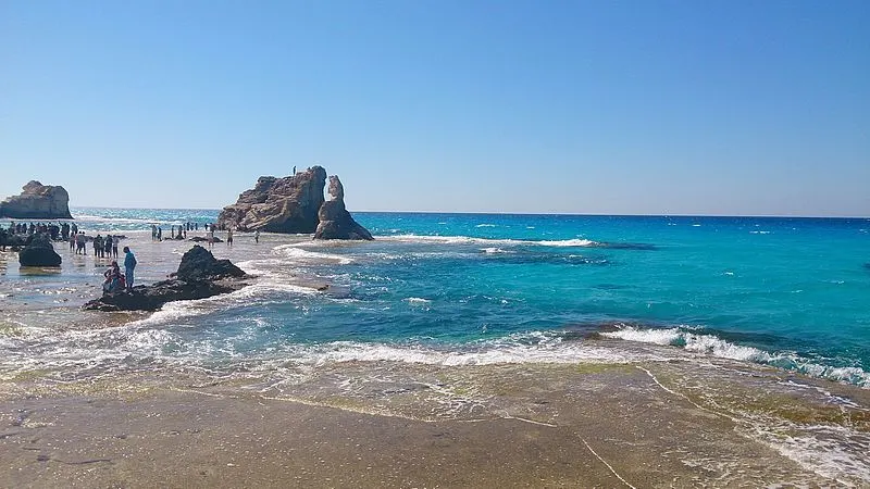 800px-the bath of cleopatra%2c cleopatra beach%2c marsa matrouh%2c egypt