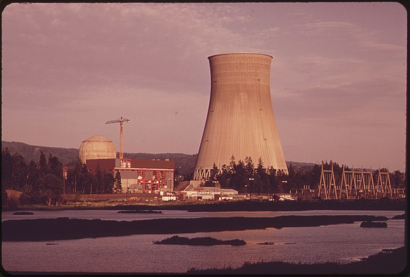 800px-trojan nuclera power plant 1973