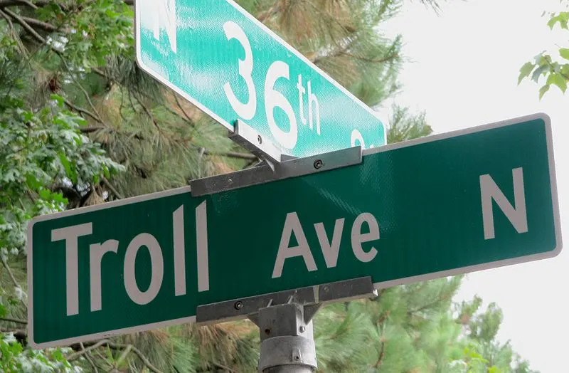 800px-troll ave fremont seattle usa