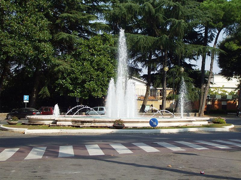 800px-velletri - fontana p.zza g.garibaldi