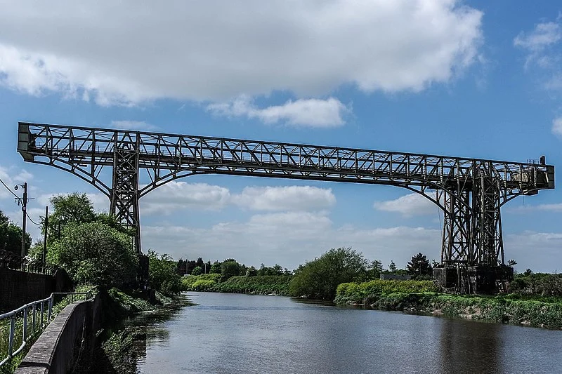 800px-warrington transporter bridge %28geograph 5382880%29