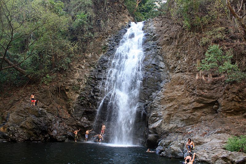 800px-waterfall in montezuma - panoramio