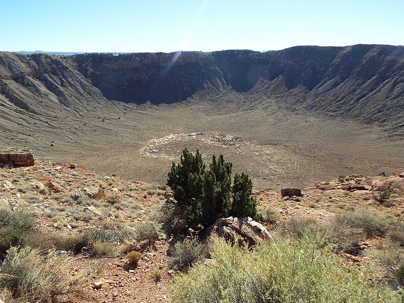 800px-winslow-meteor crater-1