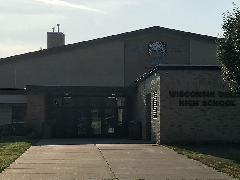 800px-wisconsin dells high school in 2020