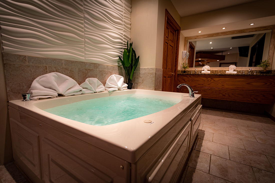 Indianapolis Hotels With Hot Tubs In Room Touristwire