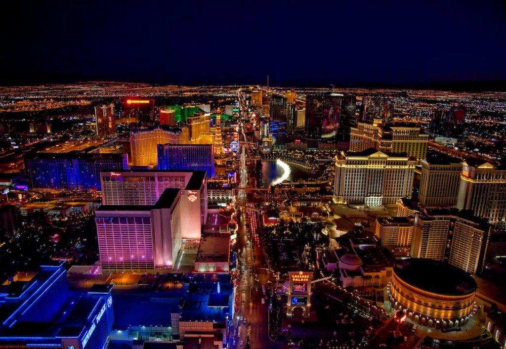 Living in Las Vegas Pros Cons and Guidelines