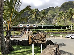 Kualoa Ranch Main Entrance In Oahu, Hawaii. https://commons.wikimedia.org/w/index.php?search=kualoa+ranch&title=Special:MediaSearch&go=Go&type=image