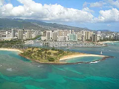 Magic Island Lagoon, Honolulu. https://commons.wikimedia.org/w/index.php?search=magic+island+honolulu&title=Special:MediaSearch&go=Go&type=image