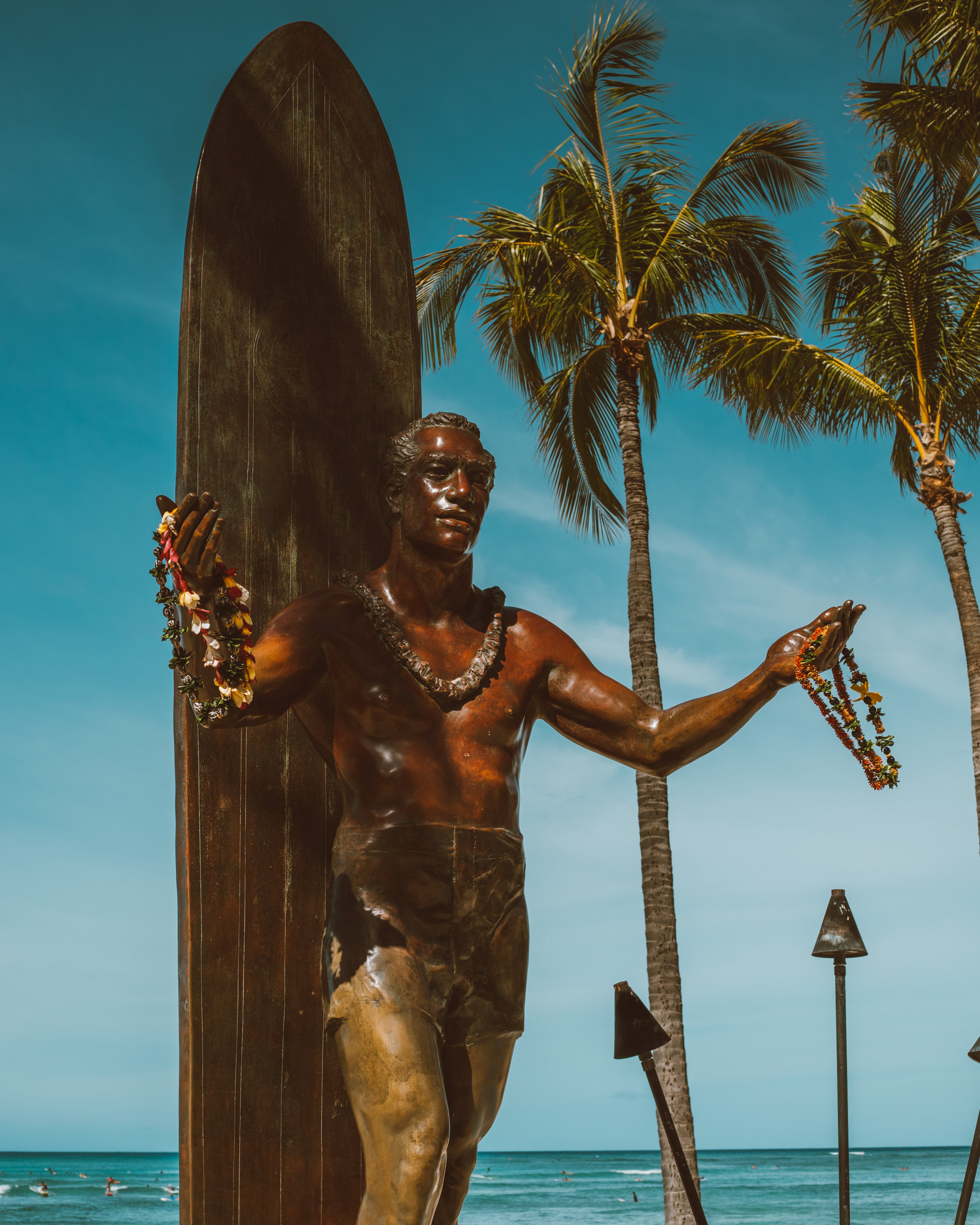 Duke Kahanamoku Statue, Honolulu. https://www.pexels.com/photo/duke-paoa-kahanamoku-statue-in-hawaii-5232926/