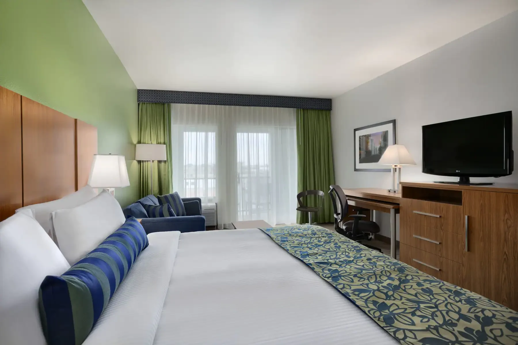 Image sourced from Wyndham Hotels at: https://www.wyndhamhotels.com/wyndham-garden/san-antonio-texas/wyndham-garden-san-antonio/overview?CID=LC:GN::GGL:RIO:National:21563&iata=00093796