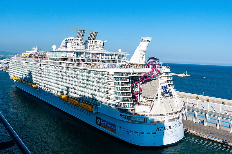 File:Symphony of the Seas docked in the port of Barcelona (49241229696).jpg