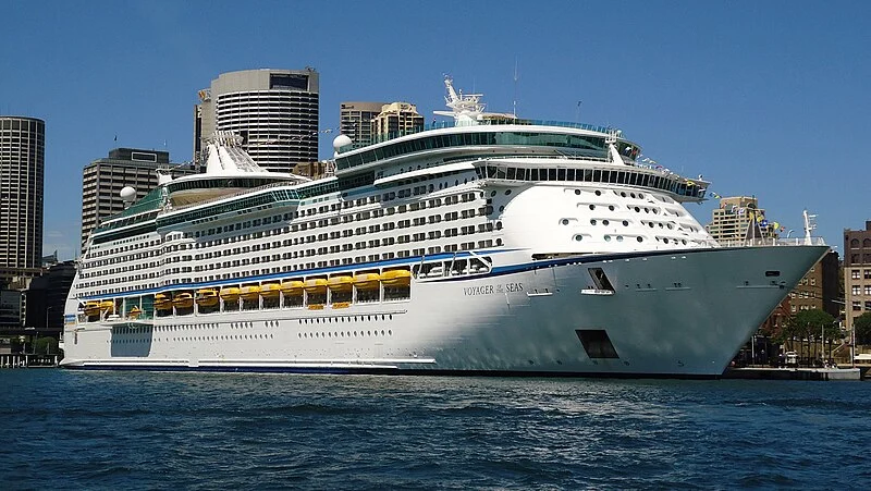 File:Voyager of the Seas in Sydney.jpg