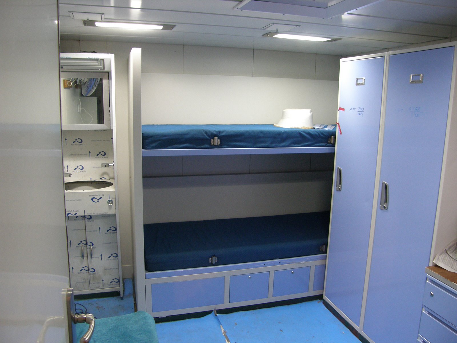 File:INS Shivalik Officers Cabin.JPG - Wikimedia Commons