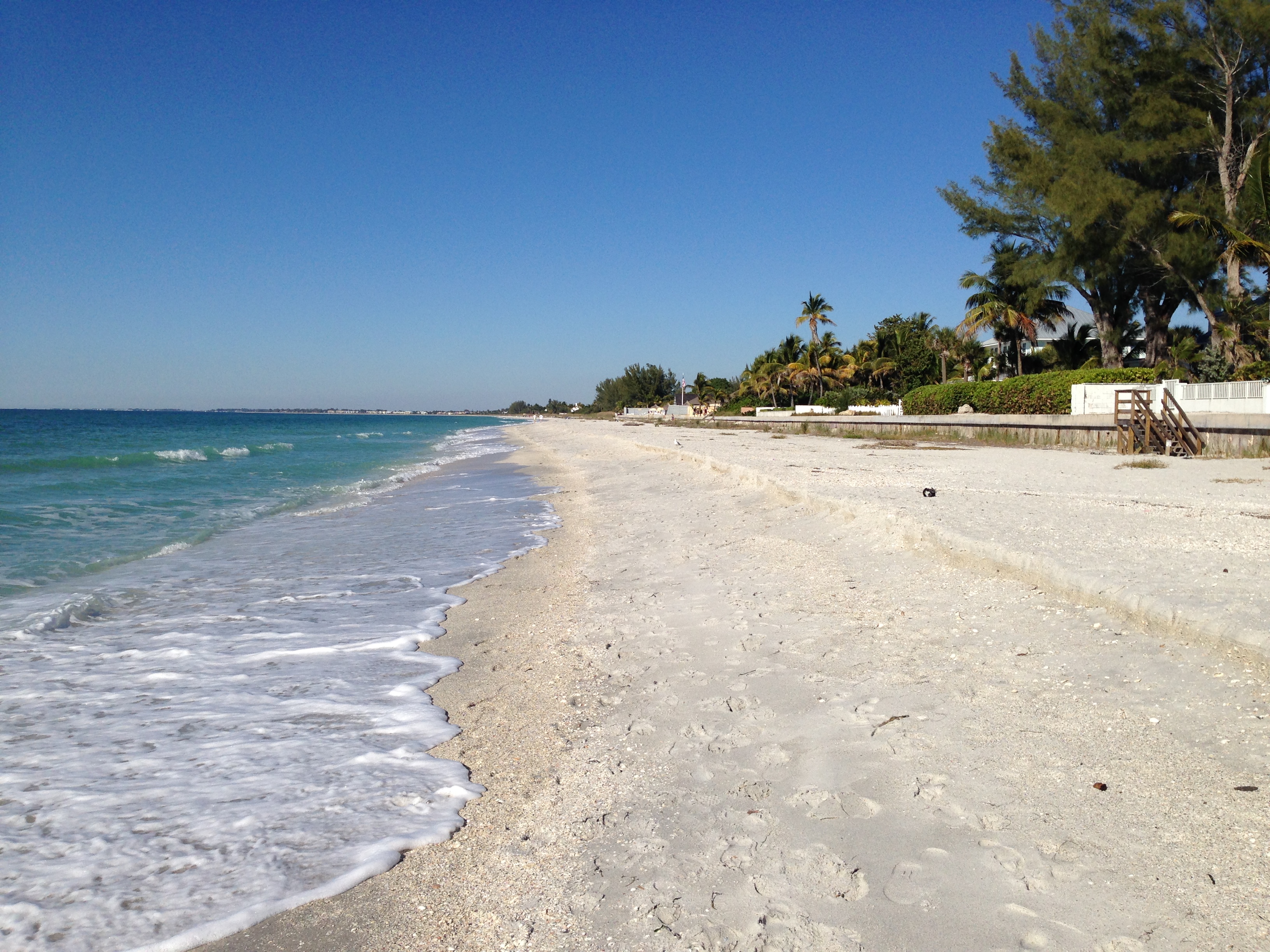 Wikimedia Commons (https://touristwire.com/wp-content/uploads/2024/10/Beach_in_Boca_Grande.jpg)