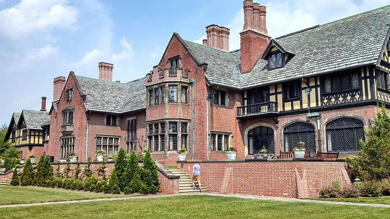 File:Stan Hywet Hall 2.jpg