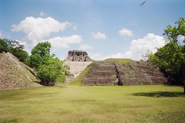 File:Belize mayan ruins.jpg